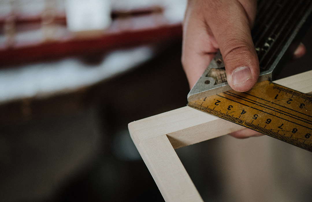 Byron Bay Carpentry: Builders in byron for Renovations, Property Maintenance and Repairs: building Kitchens, Bathrooms, Decks, install Bi-fold Windows and Doors. Servicing Ballina, Byron Bay, Evans Head, Casino and Kyogle, builders on the north coast, northern NSW.